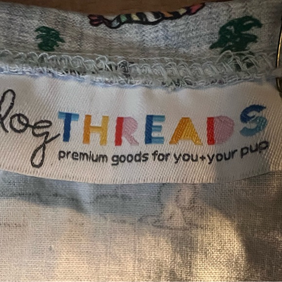 Good Threads Snoopy Christmas Dog Shirt XS - Picture 4 of 5